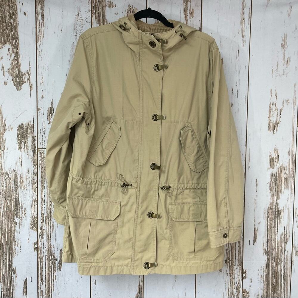 Jones New York Signature Coat. Size Large. In good used condition!